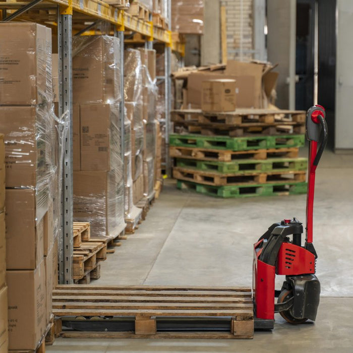 What is the highest safe weight limit a Pallet Truck can handle?